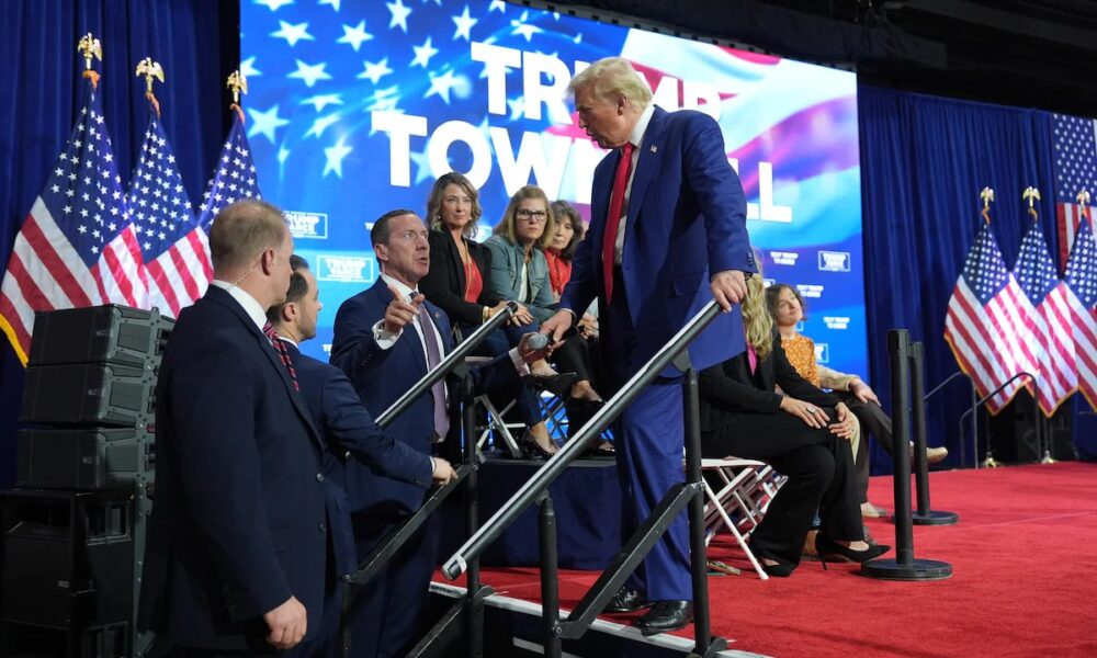 Trump Turns Town Hall into Musical Event