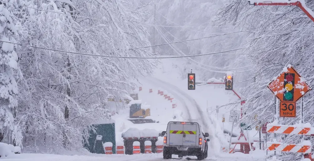 Thanksgiving Travel Disrupted by Coast-to-Coast Storm